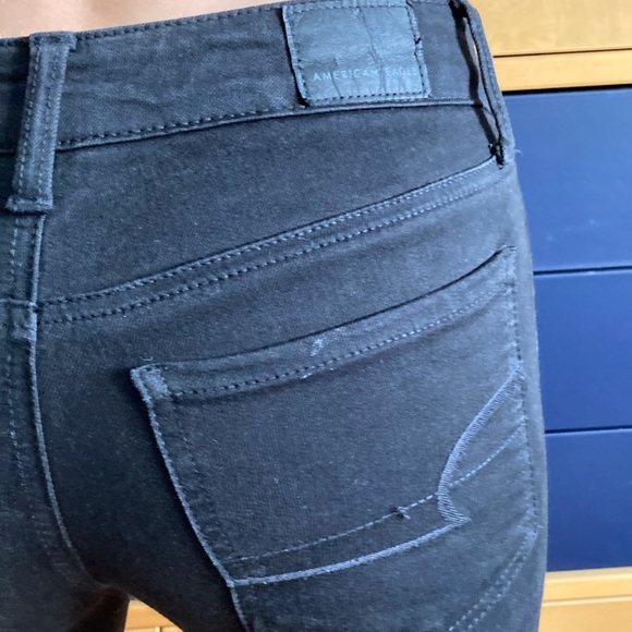 american eagle ripped jeans - Picture 3 of 4